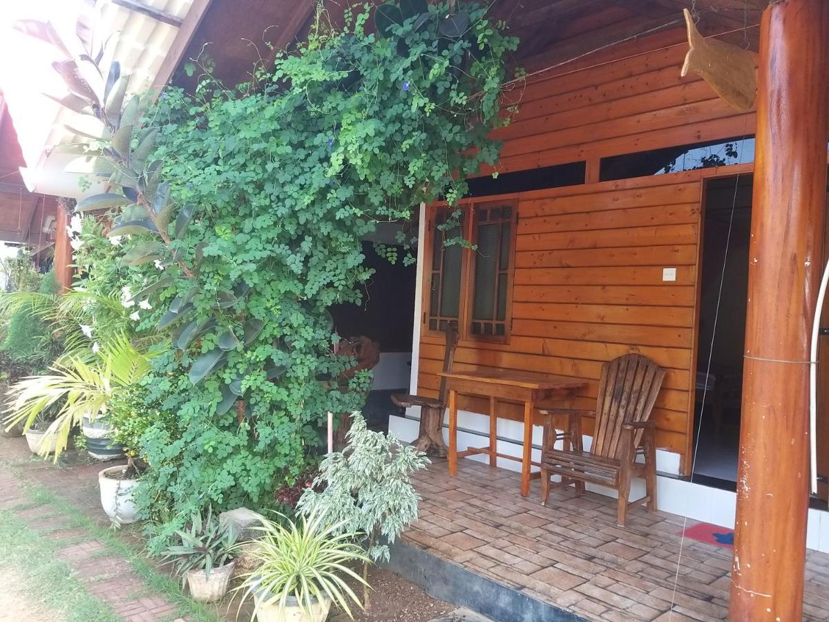 Dot Bey Beach Cabana Trincomalee Ngoại thất bức ảnh